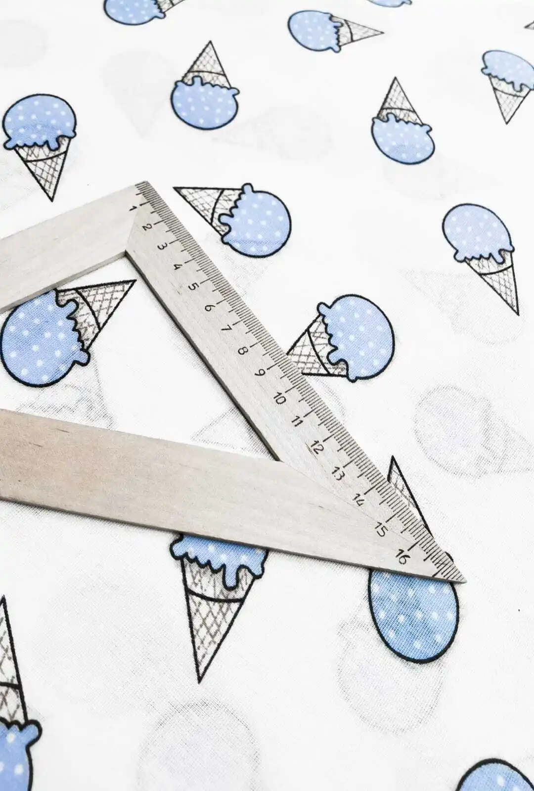 Ткань для шитья Бязь 100% хлопок 100 см*150 см &quotМороженки-голубой&quot |