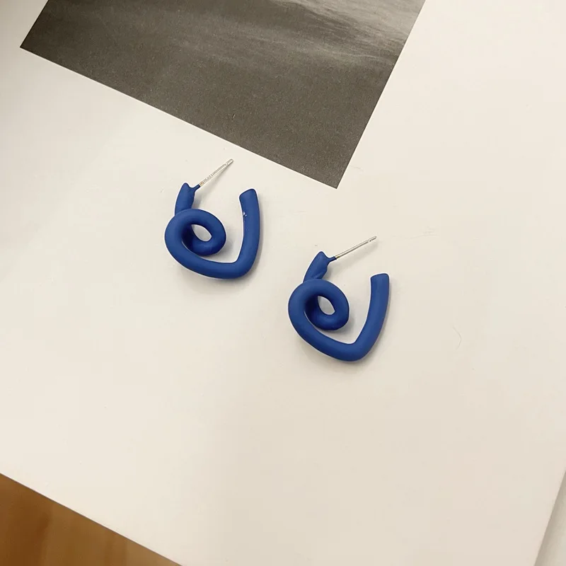 

New Blue Design Vintage Earrings Geometric Hearts Women Earrings Hoops Luxury Jewelry