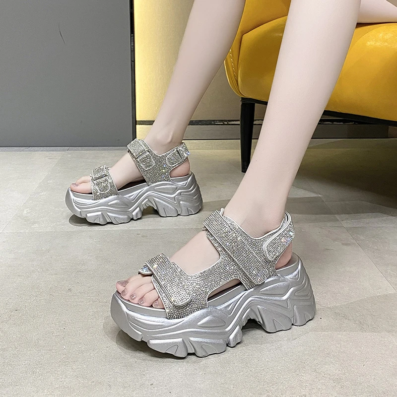 

Сандалии женские на платформе, роскошная обувь со стразами, модные серебристые спортивные пляжные уличные сандалии в римском стиле, лето 2022