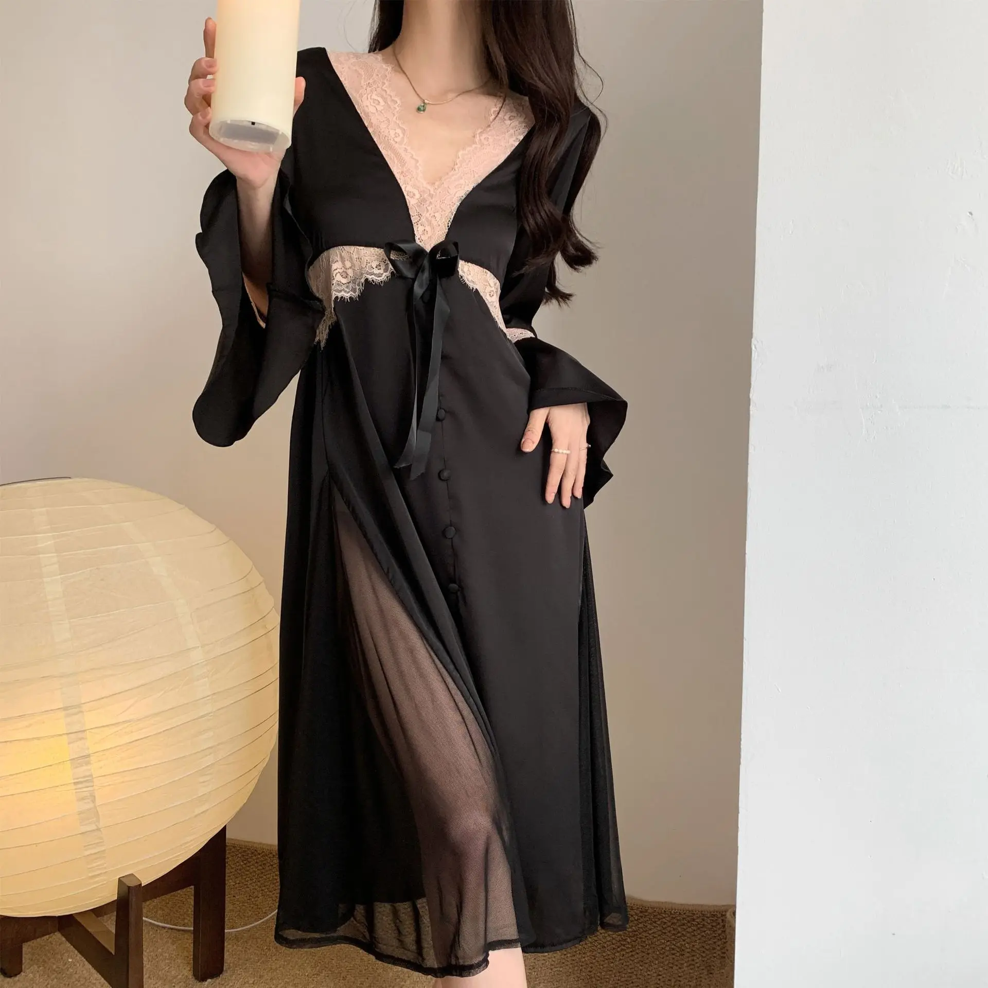 

White Nightgown Women V-neck Nightdress Elegant Palace Style Sleepwear Robe Gown Sexy Lace Hollow Out Nightwear Home Dress