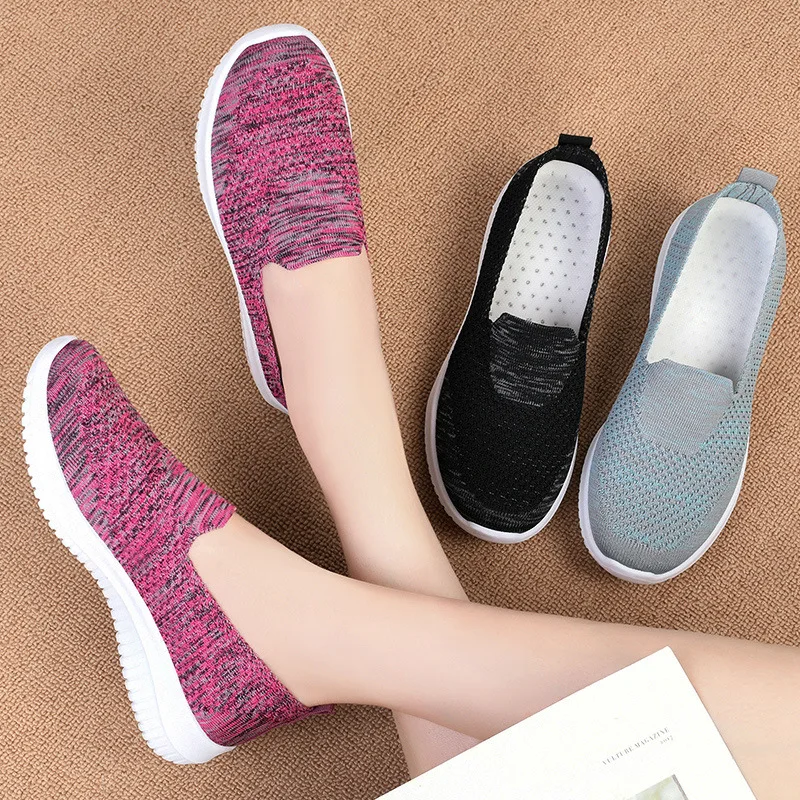 

New Style Flying Mesh Shoes Mother's Flat Bottomed Hollow Out Elderly Walking Dance Women's Shoes