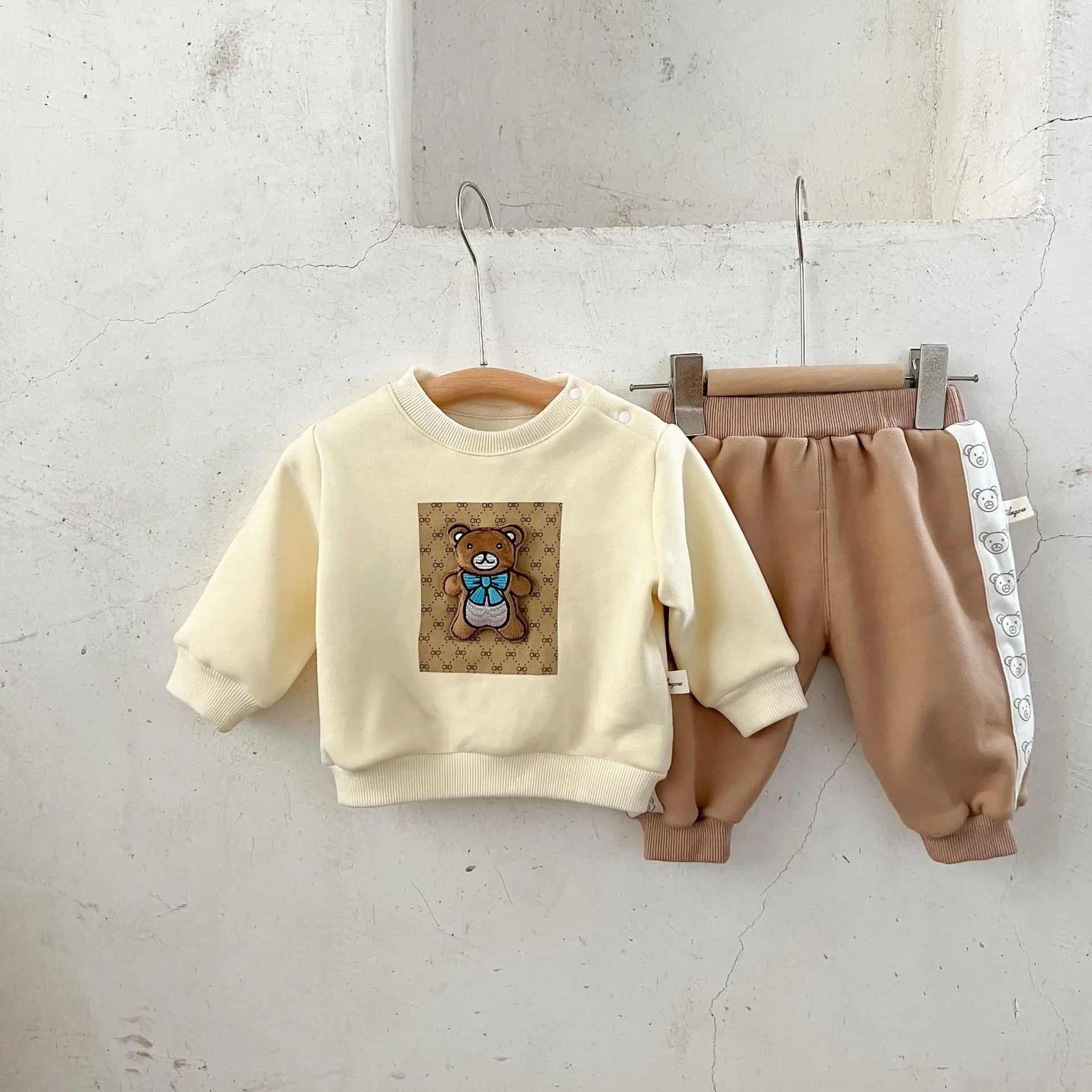 

2022 Autumn Winter New Children Girl Cartoon Bear Plus Fleece Thick Long Sleeve T-shirt Boy Baby Sport Print Cotton Pencil Pants