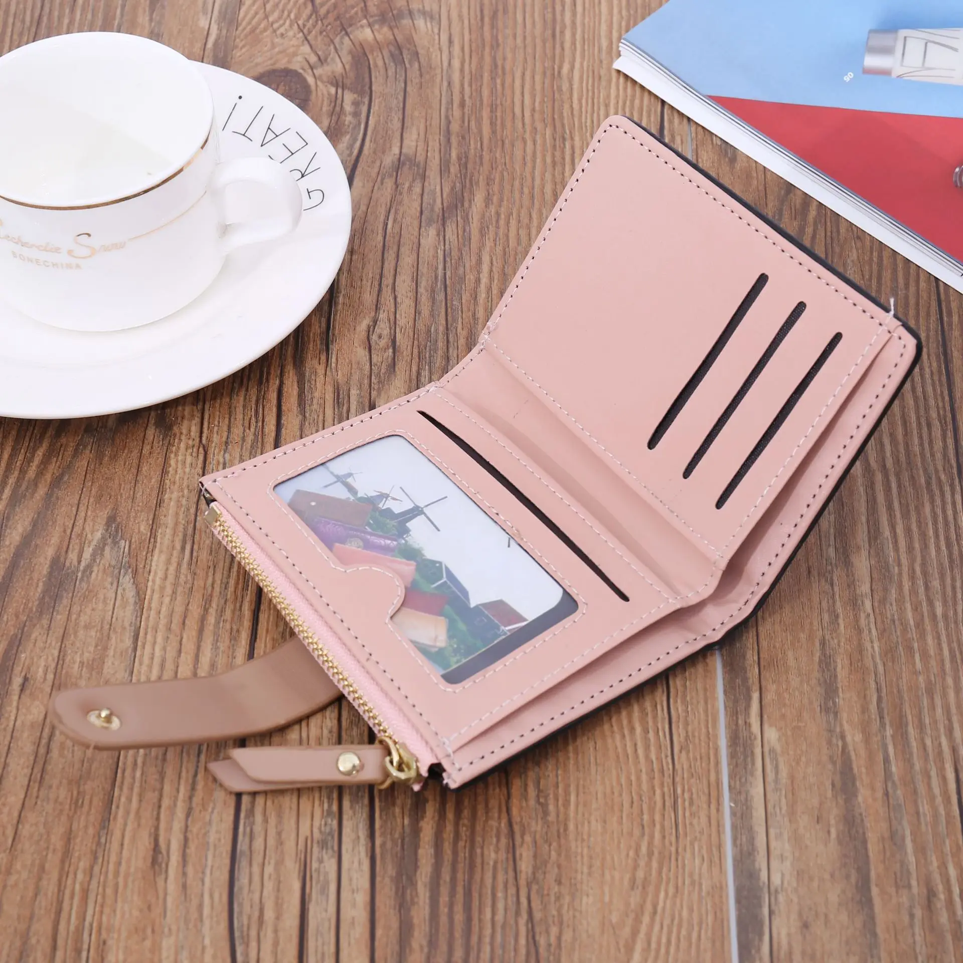 Short Wallet Women Leaf Print Soft PU Leather Ladies Clutch Credit Card Holder Buckle Two-fold Ladies Coin Purse Money Wallets