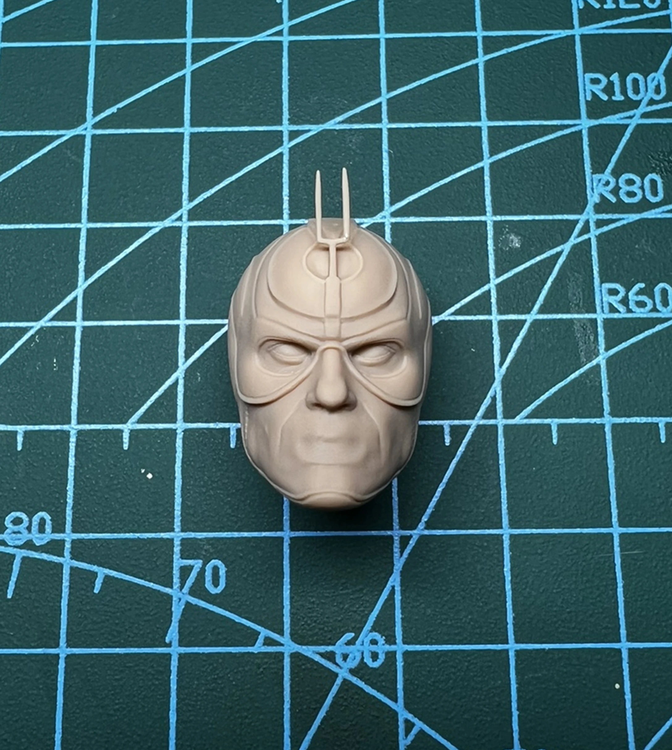 

1/12 Scale ML Size No Mouth Black Bolt Head Carved Model Unpainted Version Illuminati