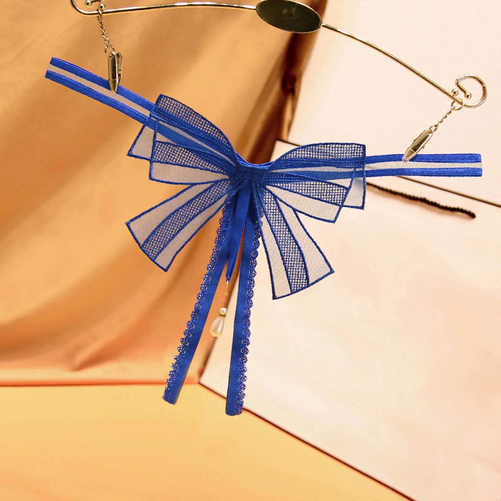 Соблазнительные кружевные стринги с бантом однотонные прозрачные