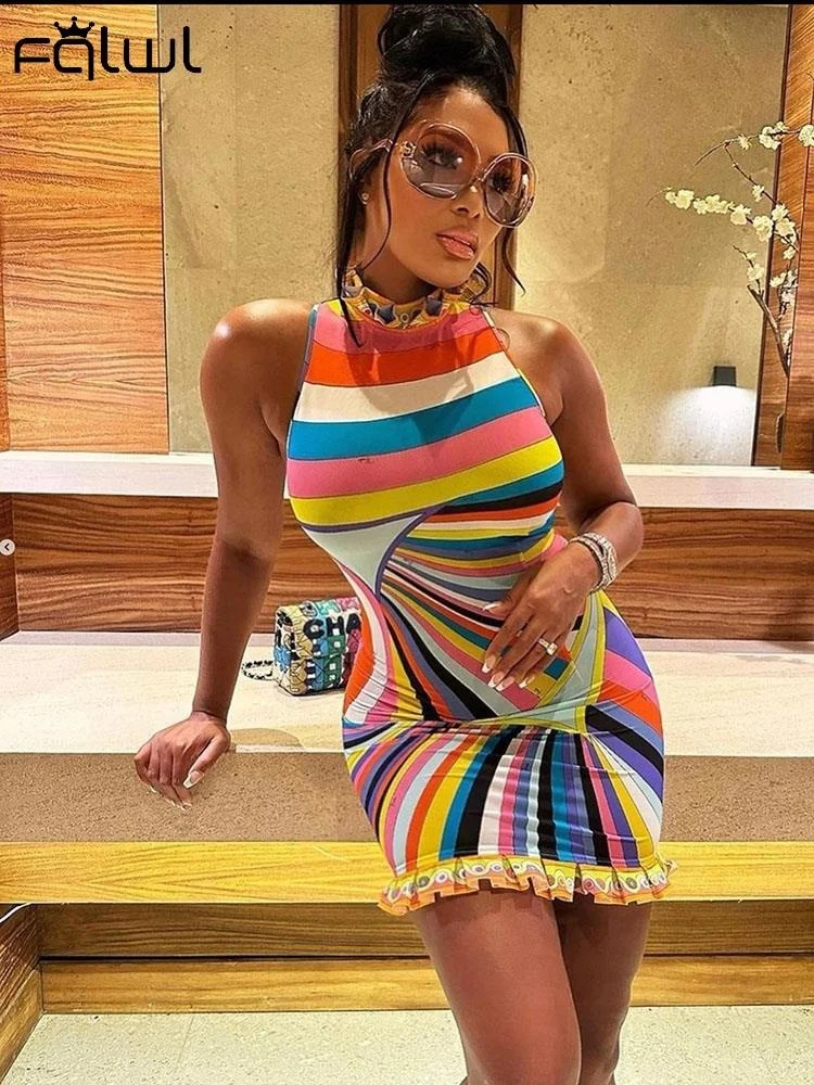 

Женское платье без рукавов с круглым вырезом, в полоску