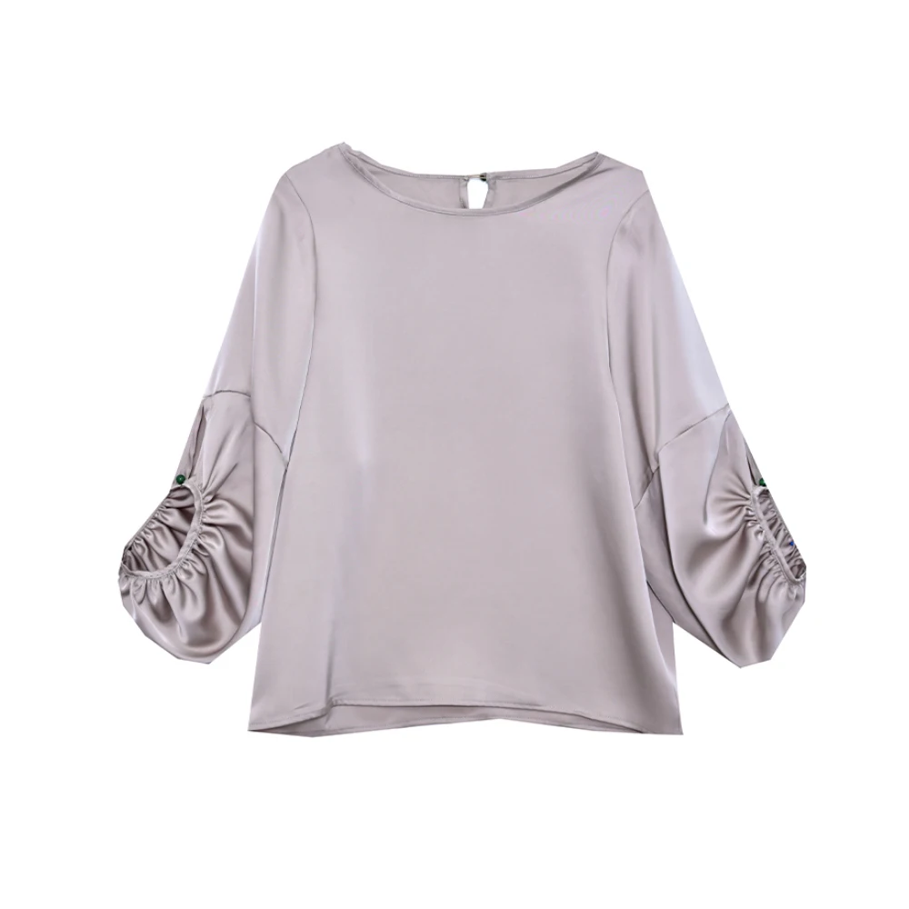 Блузка женская однотонная атласная с рукавами-фонариками и драпировкой