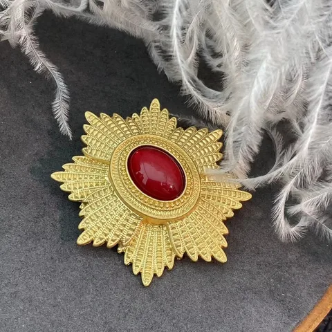 Красная стеклянная брошь shmik