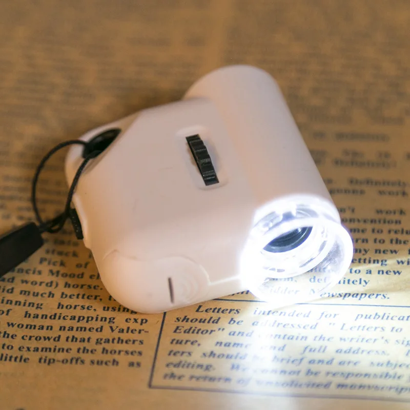 

Увеличительное стекло с большим количеством светодиодов