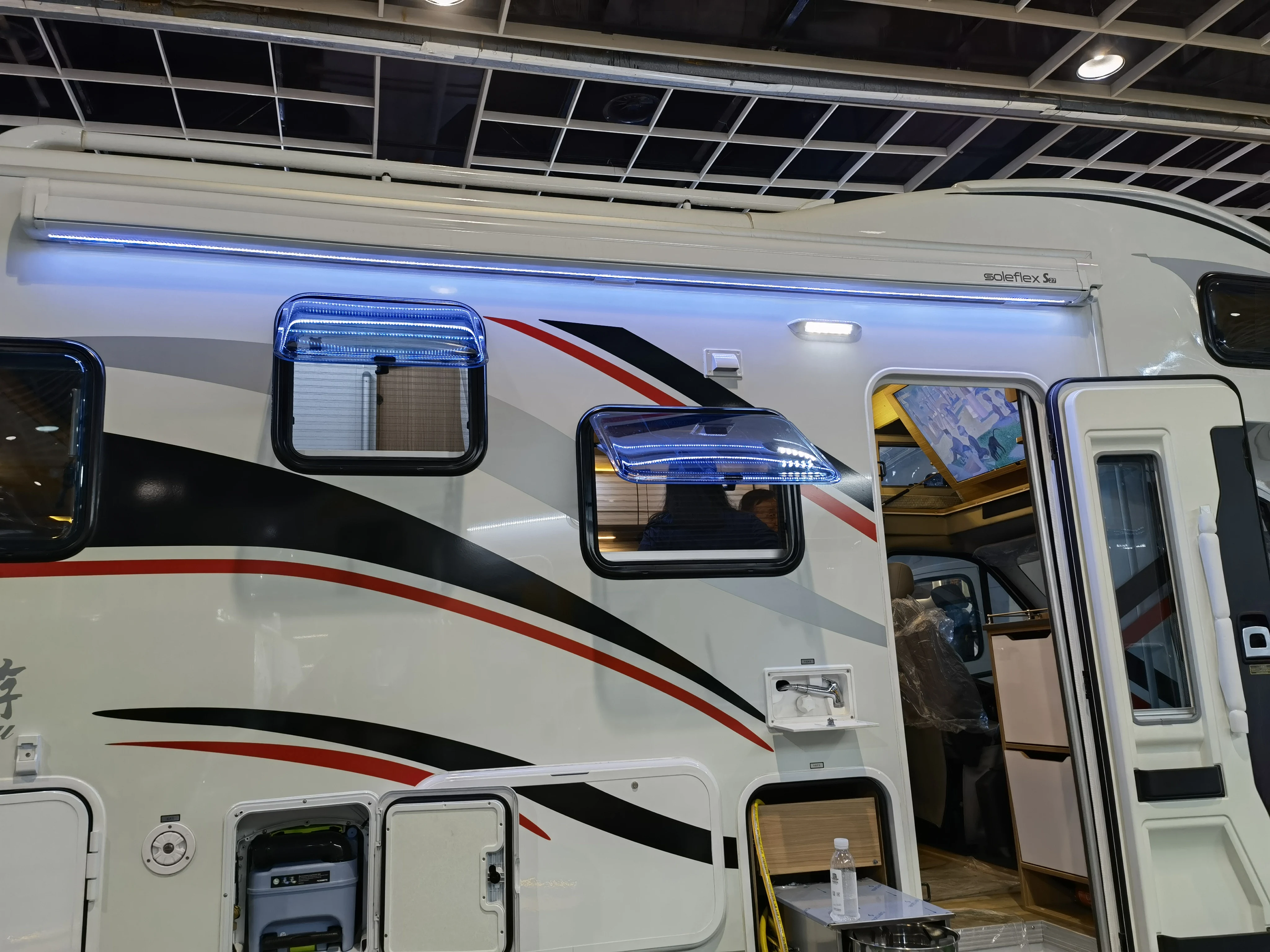 Фото Выдвижной боковой тент S27 LED для автодомов, внешние аксессуары для автодомов, индивидуальный размер №3