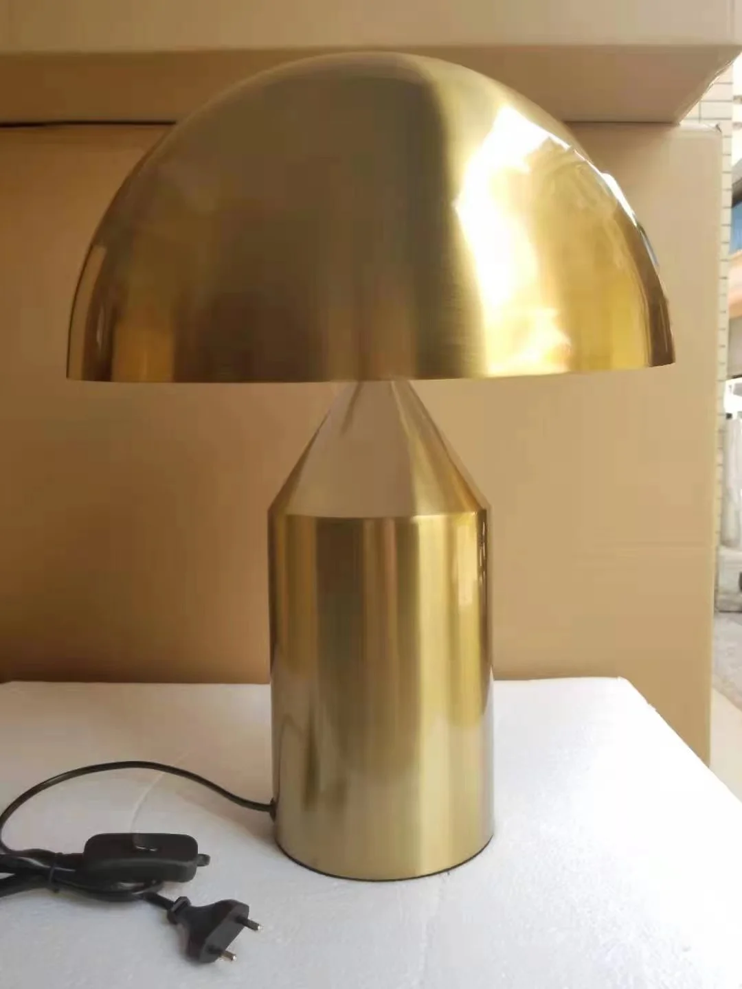 Дешево Скандинавская железная настольная лампа в виде грибов, домашний декор для спальни, прикроватный светильник для спальни, светодиодные насто...