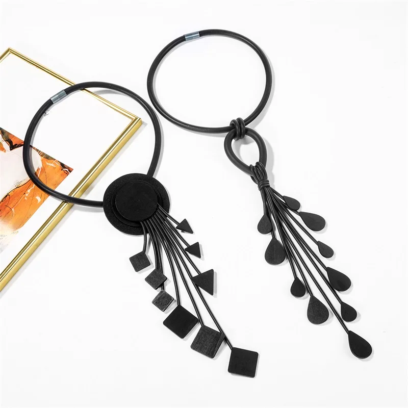 New Handmade Classic Style Women Necklace Black Silicone Long Pendant Necklaces Vintage Jewellery for Clothes Accessories | Украшения и
