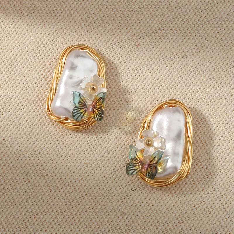 

Retro Delicate Stud Earrings Women's Baroque Pearl Butterfly French Earrings Jewelry for Women Stainless Steel Earrings