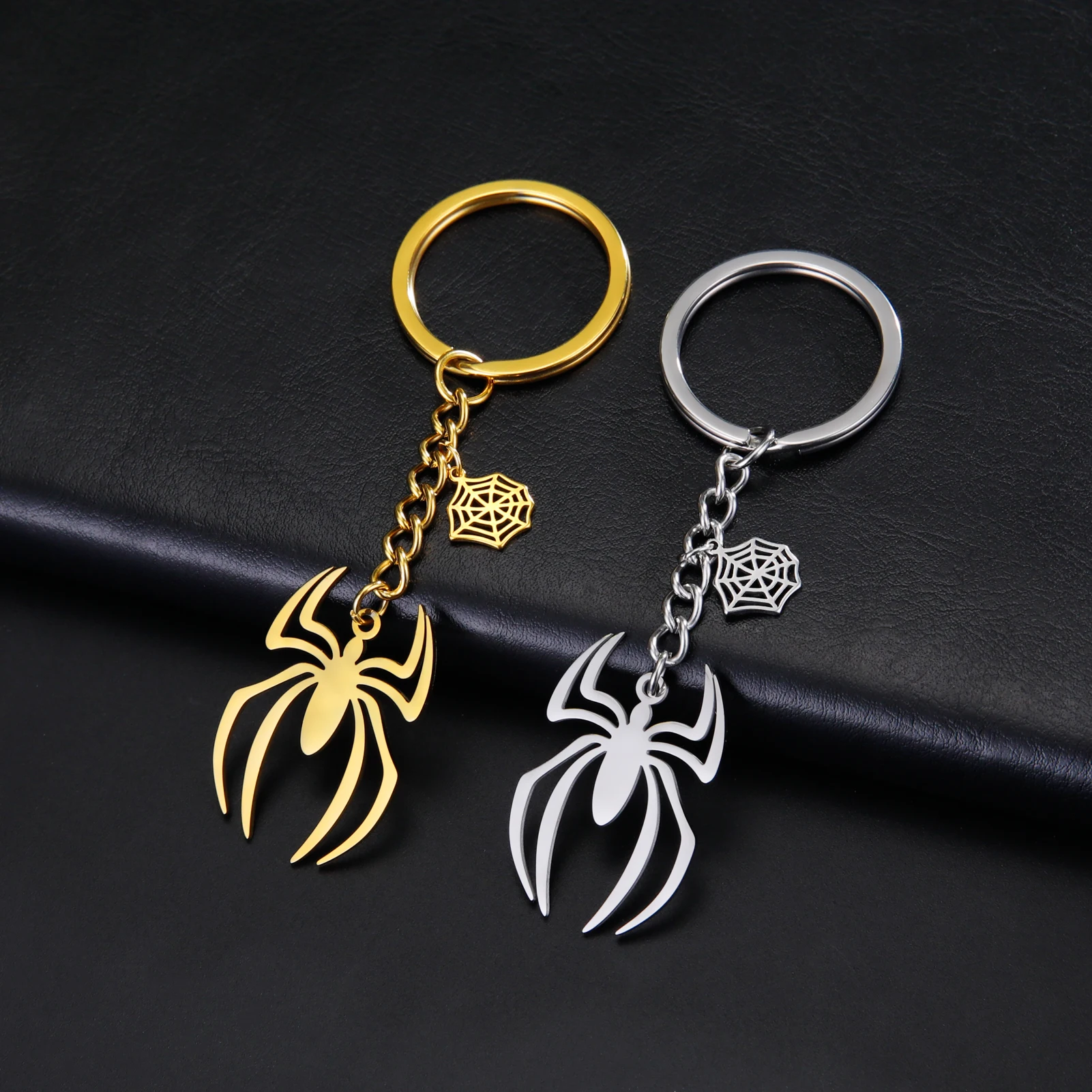 

Teamer Halloween Keychain Men Women Hanging Spider Key Chains Spiderweb Key Ring Car Handbag Accessorie Punk Jewelry Gifts