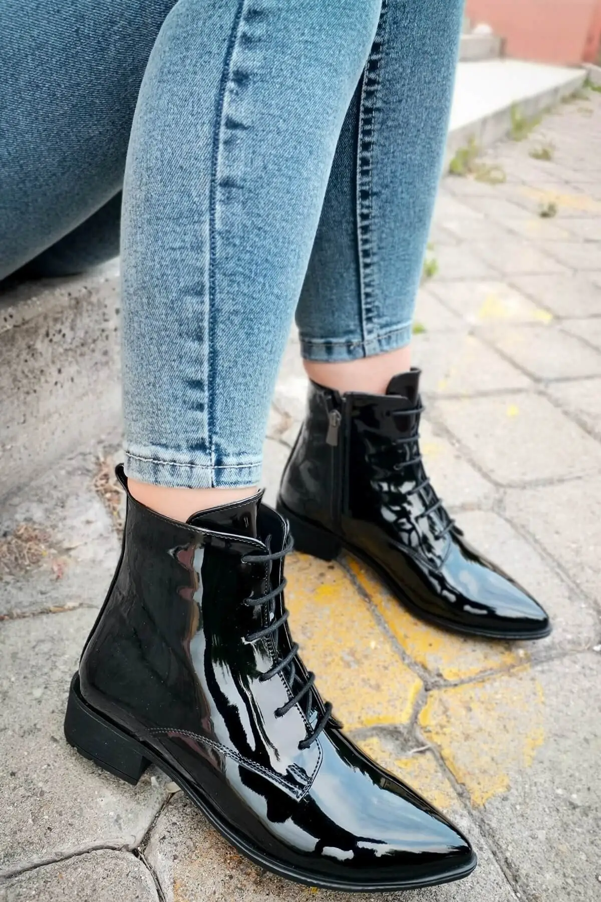 

Jasmin Japanned кожаные ботильоны на молнии со шнуровкой