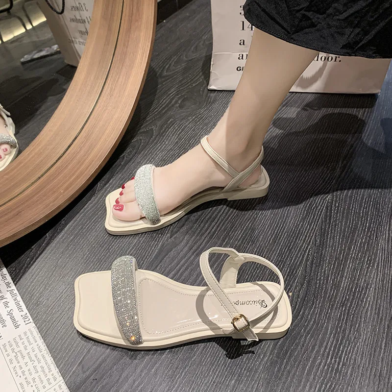 

Мягкие Летние сандалии стразы 2022, распродажа женской обуви, Костюмные женские бежевые ремешки с пряжкой, новые черные удобные гладиаторы в ...