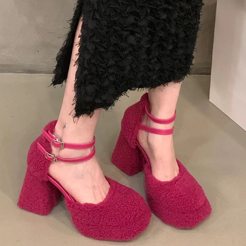 Женские пикантные туфли на высоком каблуке с мехом замшевые массивном мелком