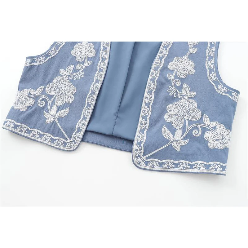 Летняя женская жилетка TRAF новинка 2024 тонкий кардиган с вышивкой модный