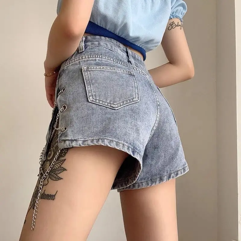 European And American Sexy Hot Girl Style Chain Denim Shorts With Split Ends And High Waist Trend