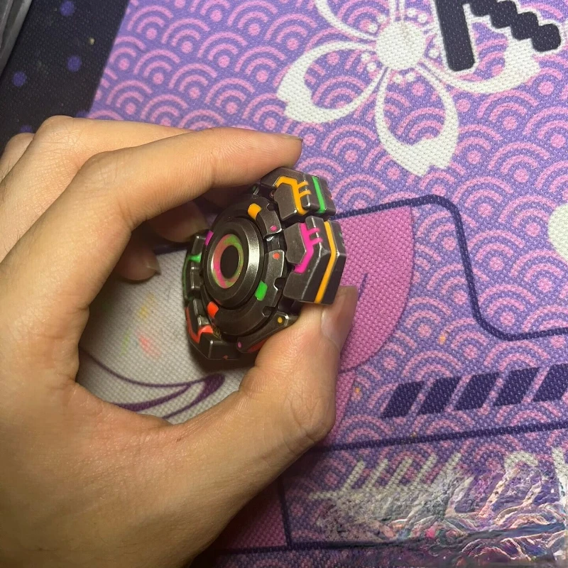 

Second-Hand out-of-Print Mackey Nuclear Explosion Fingertip Gyro White Copper Material Luminous Filling