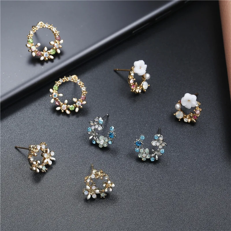 

2023 Cute Korean Personality Garland Drop Oil Circle Flower Earrings For Women Imitaiton Pearl Crystal Flower Earring Party Gift