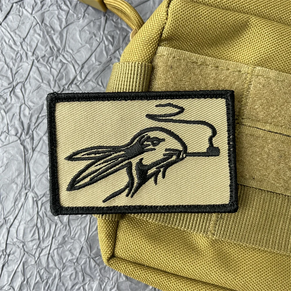 Вышитые нашивки с курительным Кроликом наклейки для одежды крючком и петлей