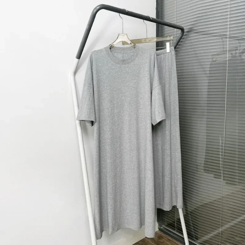 Женское трикотажное платье-футболка с поясом на резинке