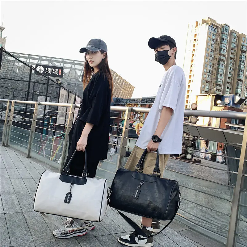 

New 2022 Golf Bag High Quality PU Golf Clothing Bag 3 Colors In Choice Bracket Bag Waterproof Cloth Ball Bag GOLF Wear Resis A45