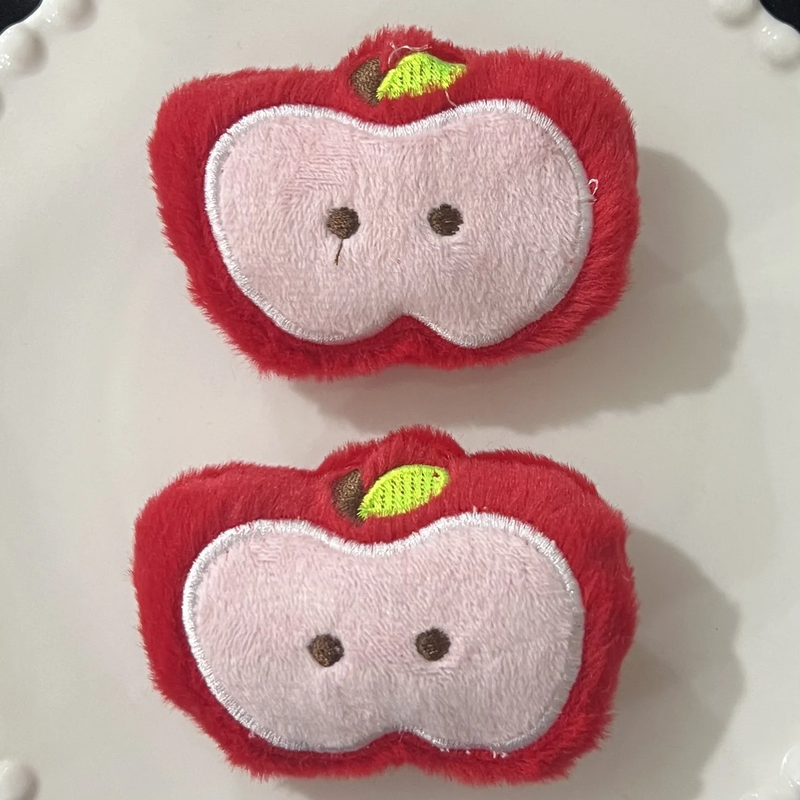 2 шт. милые большие плюшевые аксессуары с красным яблоком головной убор сделай
