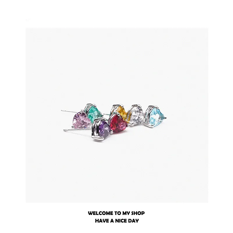

10pcs2022New crystal color zircon single inlaid ear studs female peach heart punk design jewelry gift ear jewelry wholesale