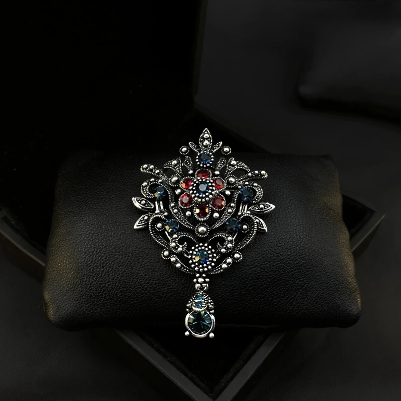 

Special Exquisite High-End Neckline Bow Tie Brooch Vintage Court Style Stylish Corsage Pin Accessories