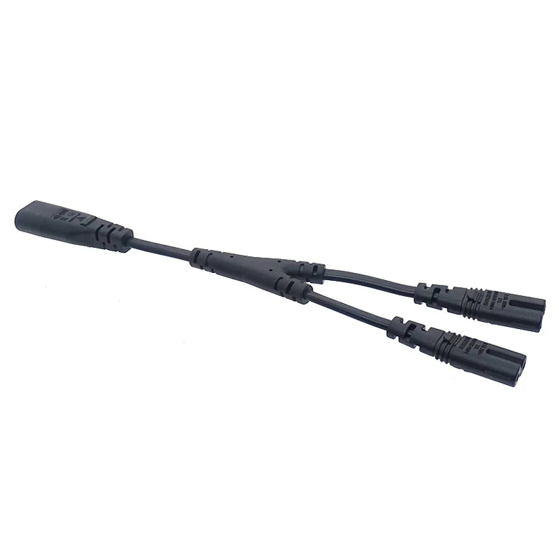 2-контактный штекер на 2 гнезда C7 Y