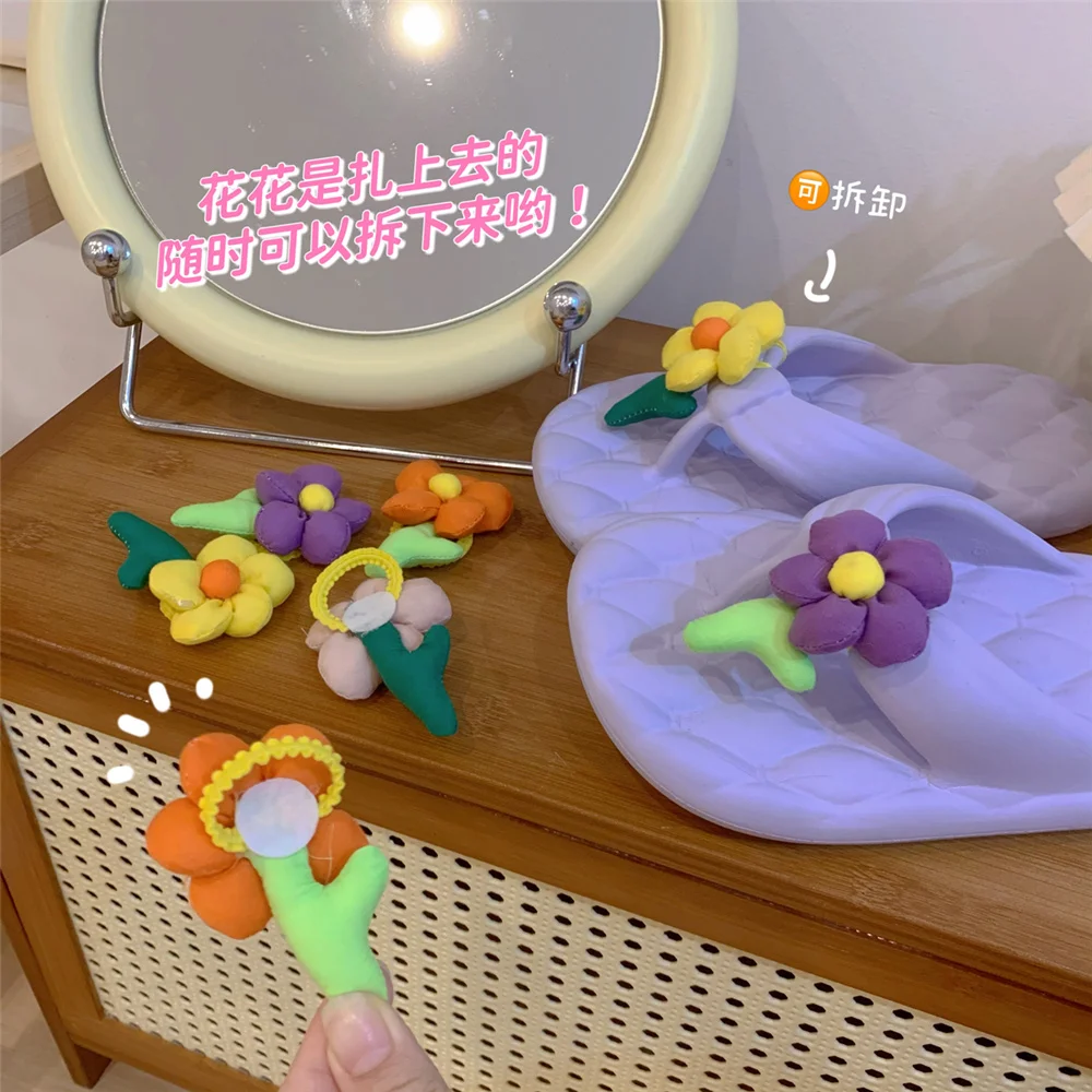 2023 Fashion Safflower Decorative Flip Flop Women's Slides  Fashion Platform Soft Non-Slip Sandals New Indoor Bathroom Slippers