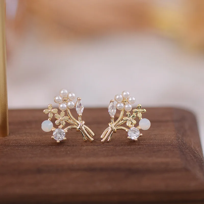 

Серьги в виде цветка с позолотой 14 карат, изящные милые маленькие корейские модные ювелирные изделия, элегантные женские повседневные рабо...