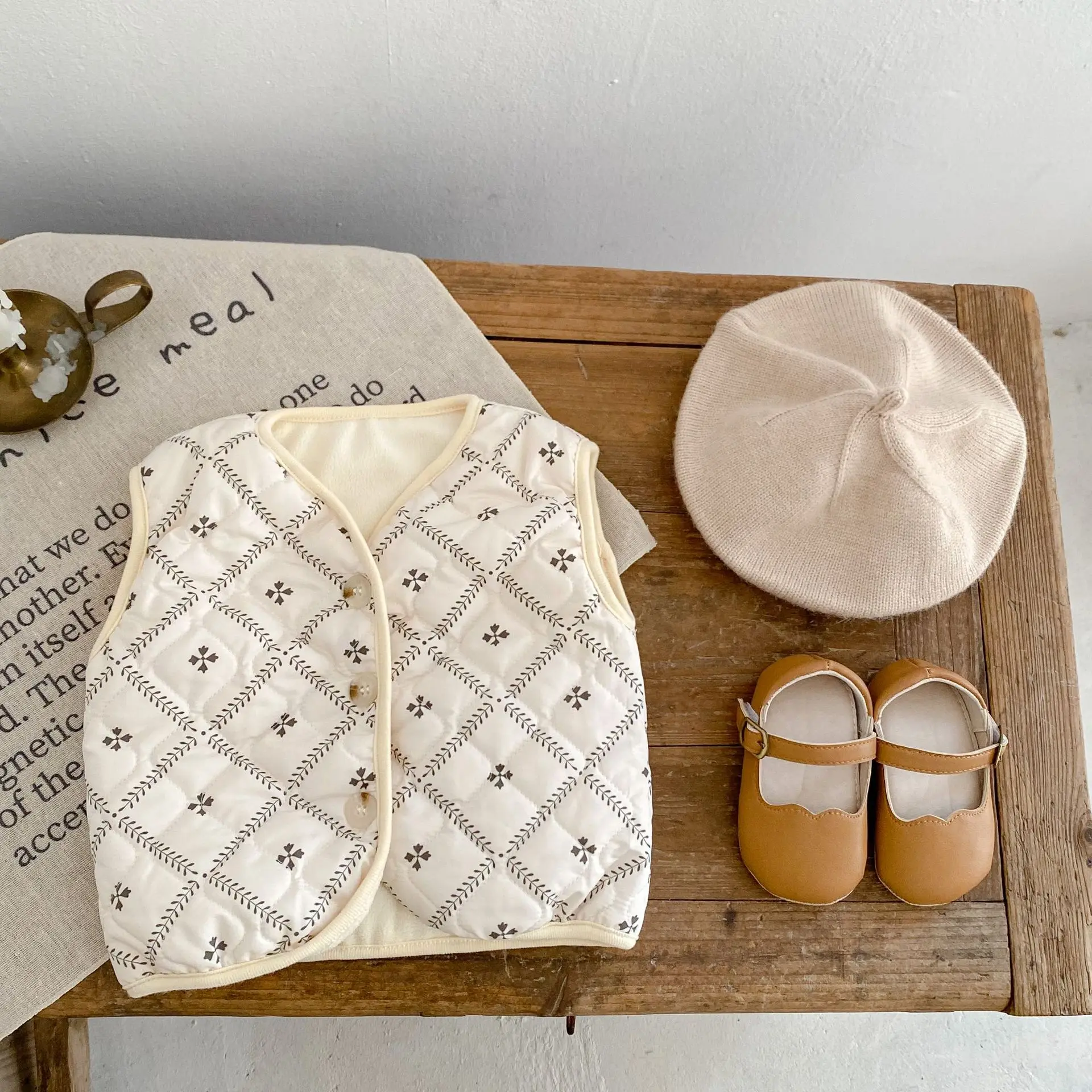 

2022 Winter New Baby Fleece Warm Vest Cute Plaid Print Infant Sleeveless Coat Cotton Newborn Windproof Vest Thick Girl Jacket