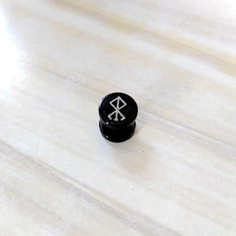 Anime Peripheral Berserk Earclip Commemorative Fashion Simple Black Cool Laser Stainless Steel Earclip Earclip Women's Gift