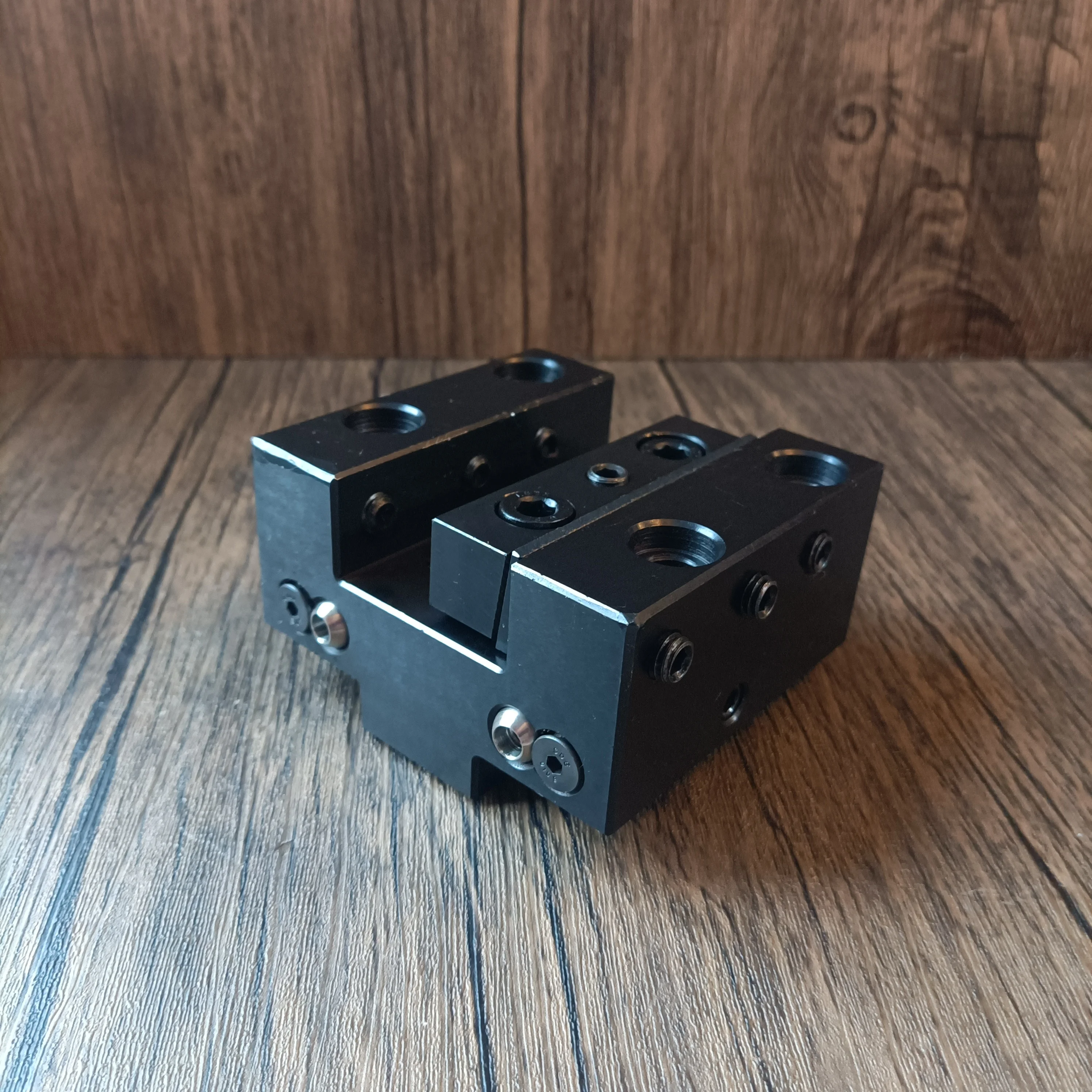 Держатель инструмента с фиксированным торцом для сервоприводной башни Hardinge CNC