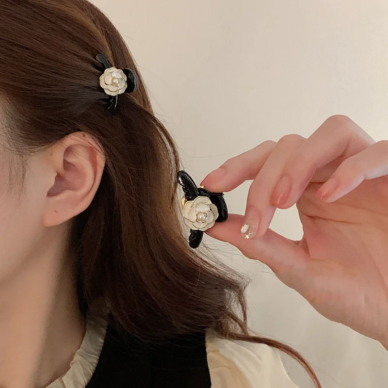 

Lovely Small Flower Vintage Hair Claw Clips for Women Girls Retro Hairpin Headband for Hair Accessories Headwear Ornament