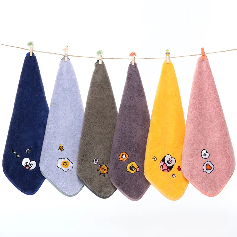 

Квадратное полотенце из кораллового флиса с вышивкой, тряпка для мытья кухни и ванной, мягкое впитывающее полотенце с мультяшной вышивкой, ...