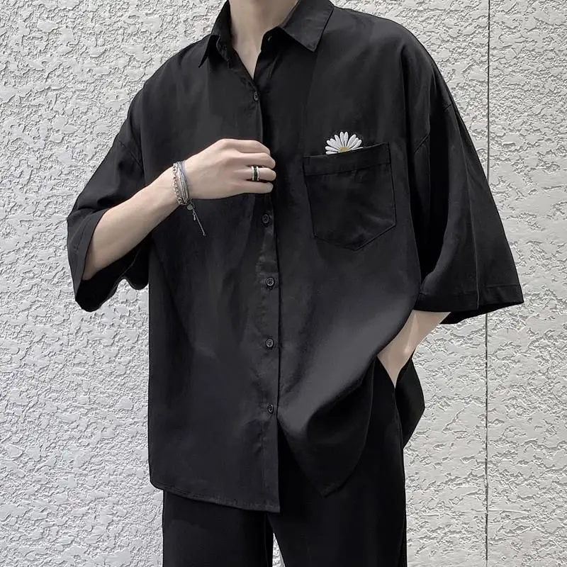 

Short-sleeved shirt men's summer daisy embroidery Gothic black shirt loose Grunge Hong Kong style Japan hip hop handsome blouse