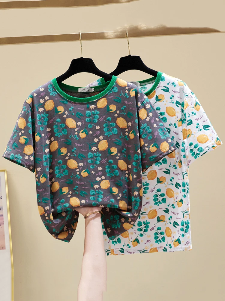 

Женская хлопковая футболка с коротким рукавом, круглым вырезом и принтом лимона