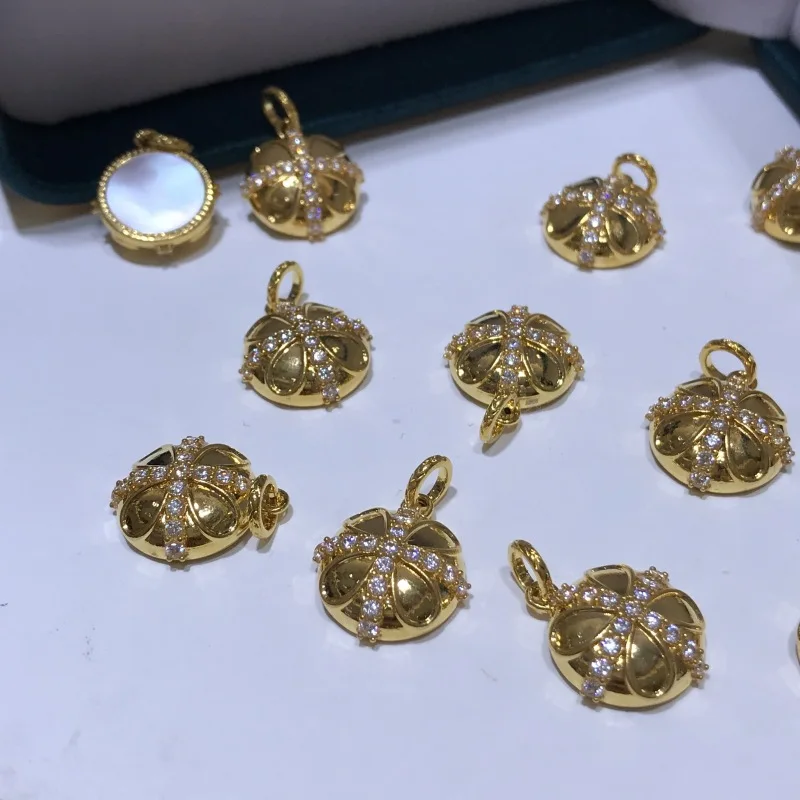 Настоящее золото 18 карат круглый белый кулон в форме ракушки AU750