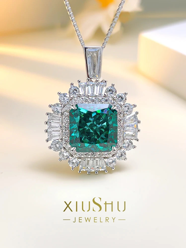 

Fashionable and atmospheric color treasure 925 silver pendant inlaid with high carbon diamond princess square highend versatile