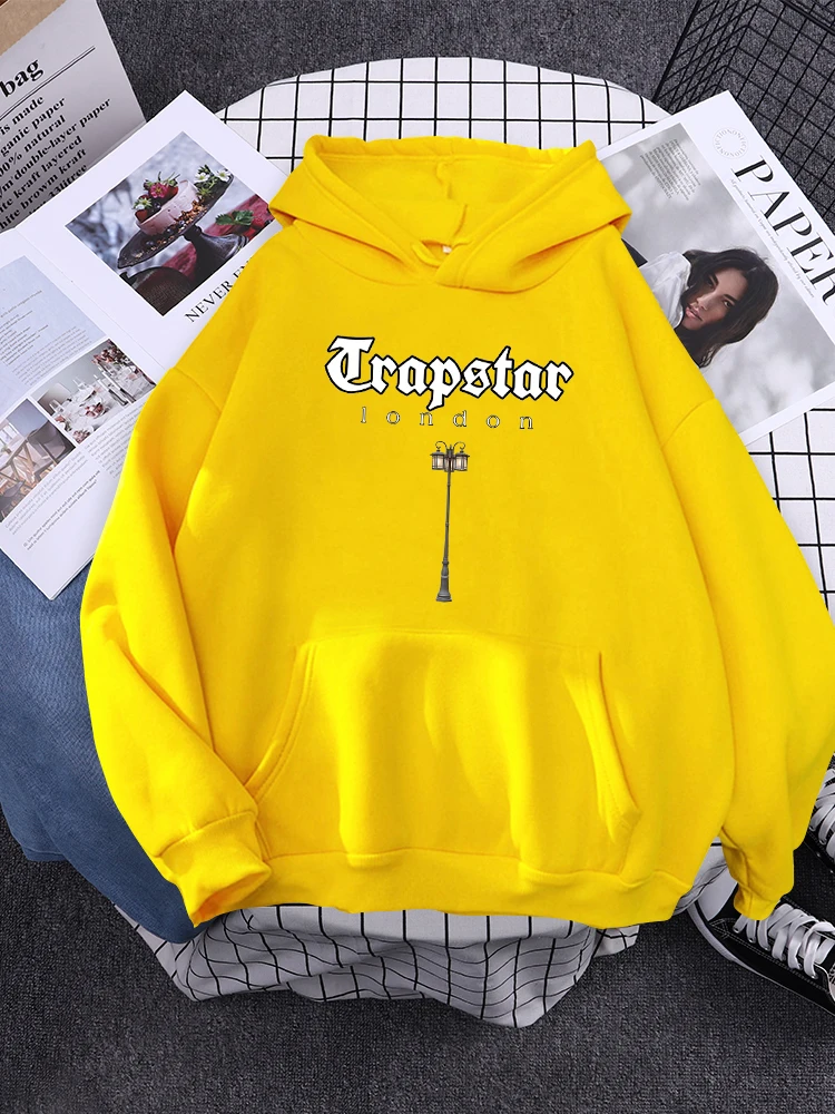 

Trapstar London Street Light Printing Women Hooded Sports Hat Rope Tracksuit Simple Quality Pullovers Hip Hop Street Female Top
