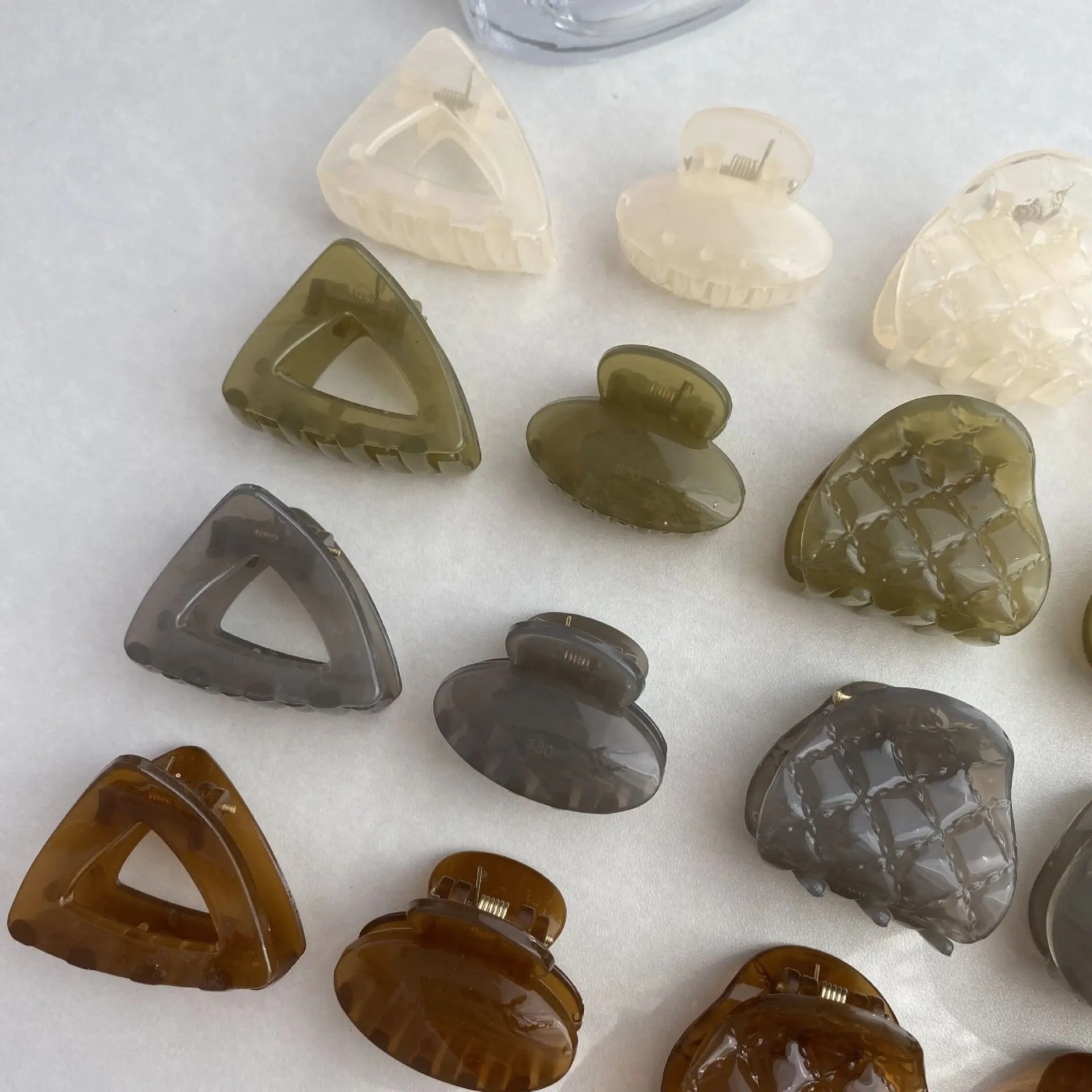 

Triangle Oval Geometry Transparent Small Hair Grab Clips Simple Hair Claws Korean Headwear Ivory Green Brown Gray 16 Styles