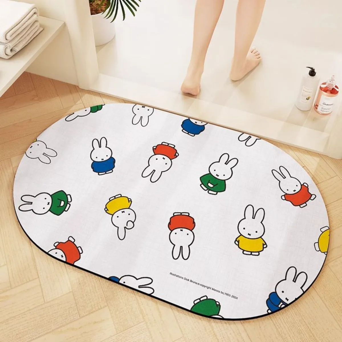 Фото Kawaii Miffy Rabbit напольный коврик для ванной комнаты, впитывающий коврик для ног, ванная комната, дверь, туалет, вход, кухня, быстросохнущие противоскользящие ковры №1