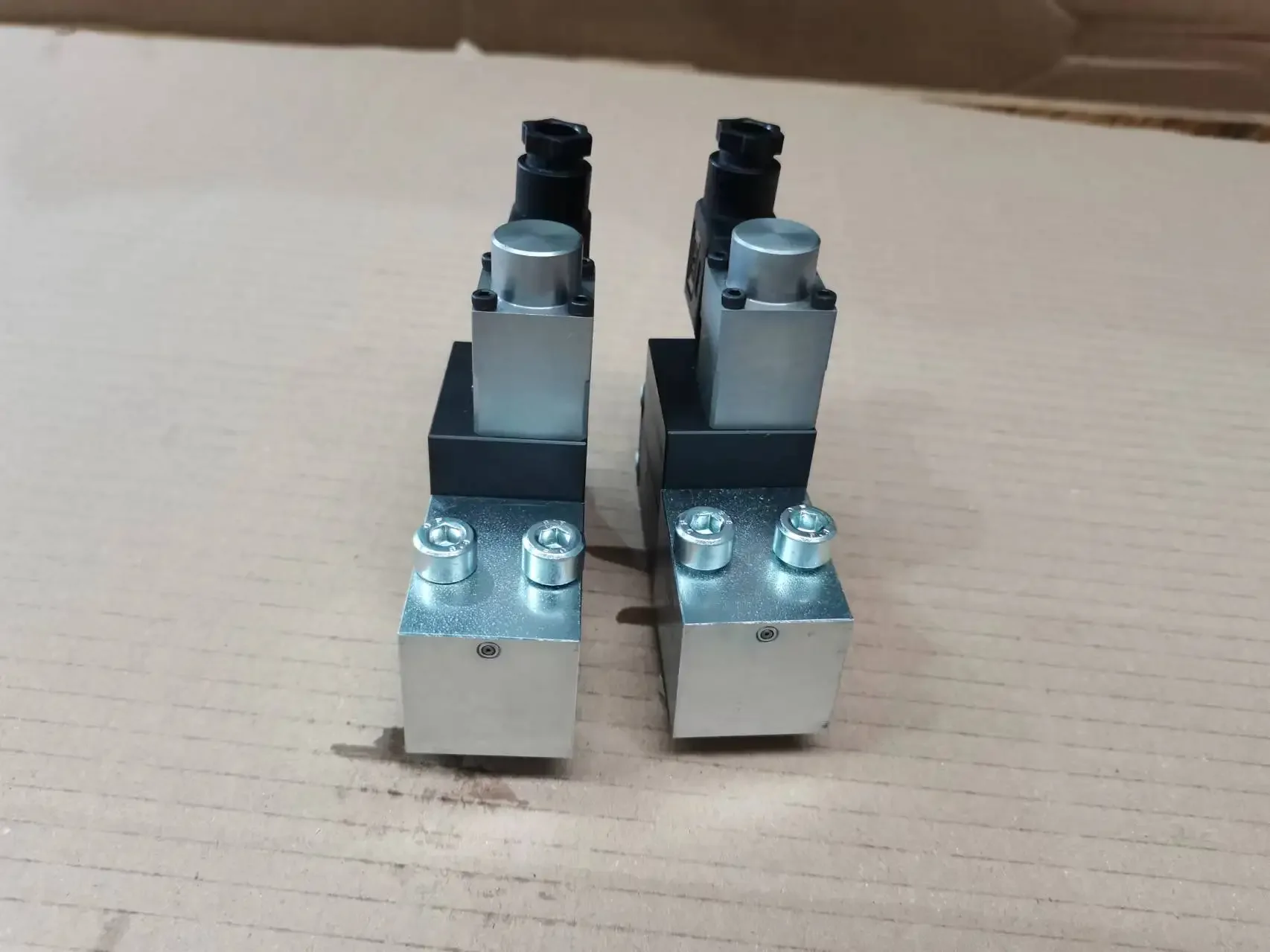 Гидравлический клапан высокого давления PMVP 5-43/G24 45-43/G24 5-44/G24