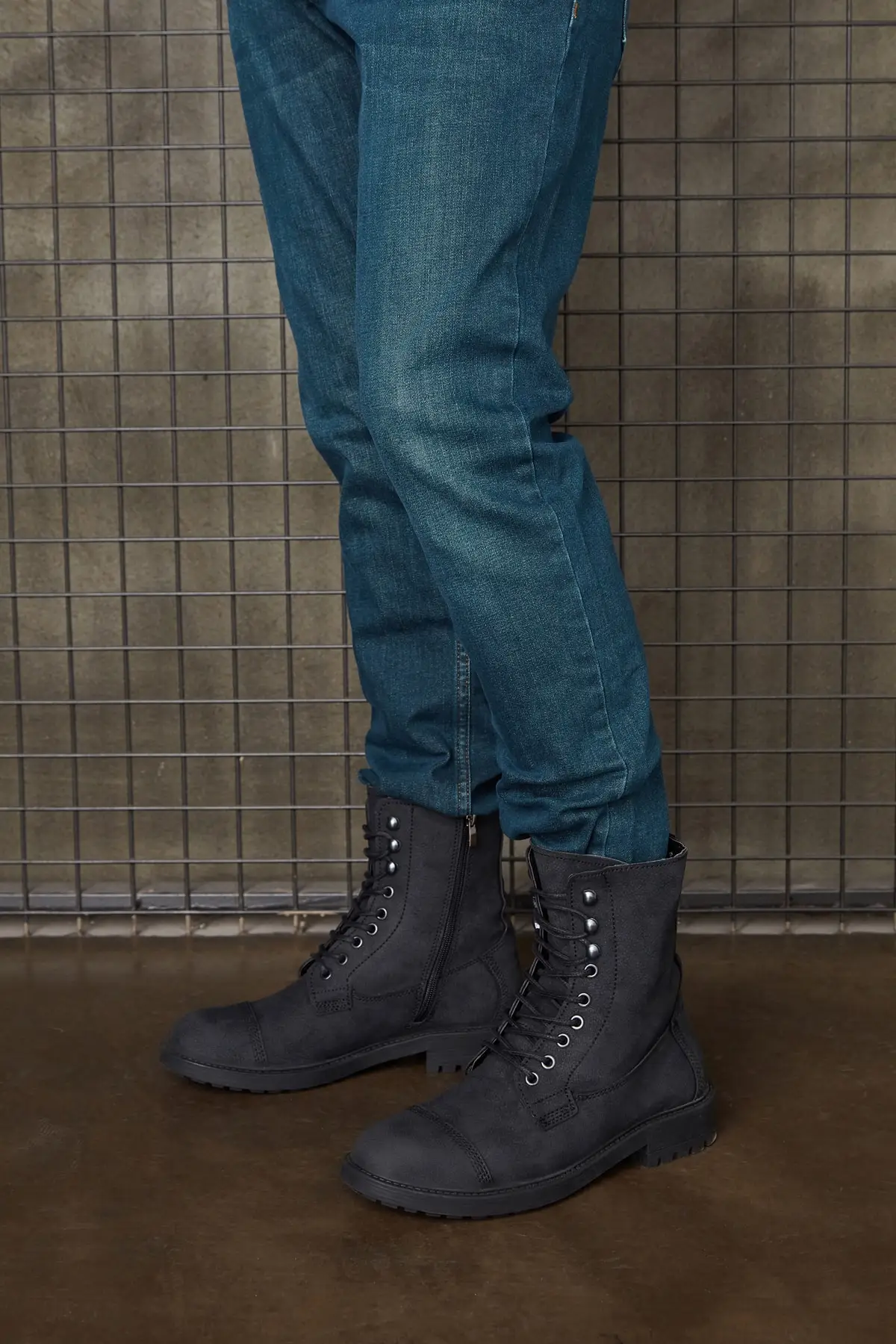 

Black ds. Warm Safety Outdoor Casual Shoes Activities Hiking Boots Male Man High Quality Work Boots