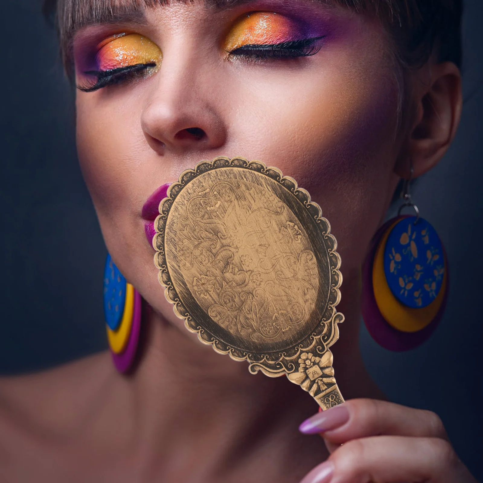 Ручное зеркало для макияжа в стиле ретро металлическое золотое винтажное жуткое