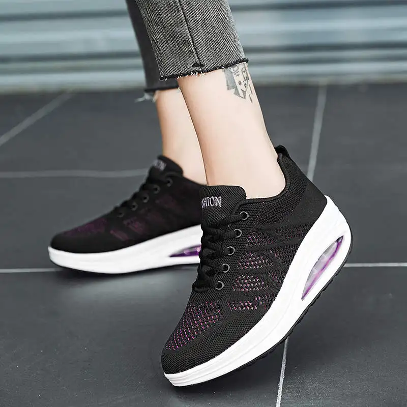 

Кроссовки женские спортивные на платформе, размер 38